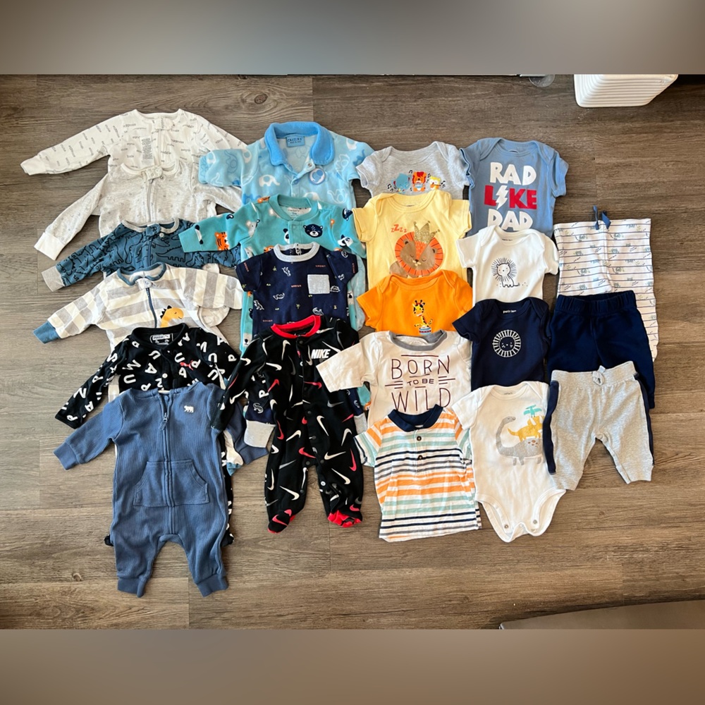 22 Piece Baby Clothing Lot 0-3 Month